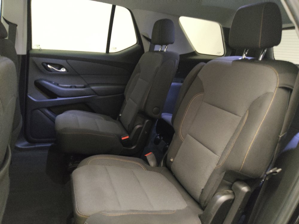 Used 2021 Chevrolet Traverse LT FWD image 18