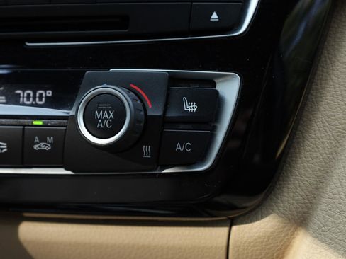 Used 2017 BMW 330i Gran Turismo xDrive image 34