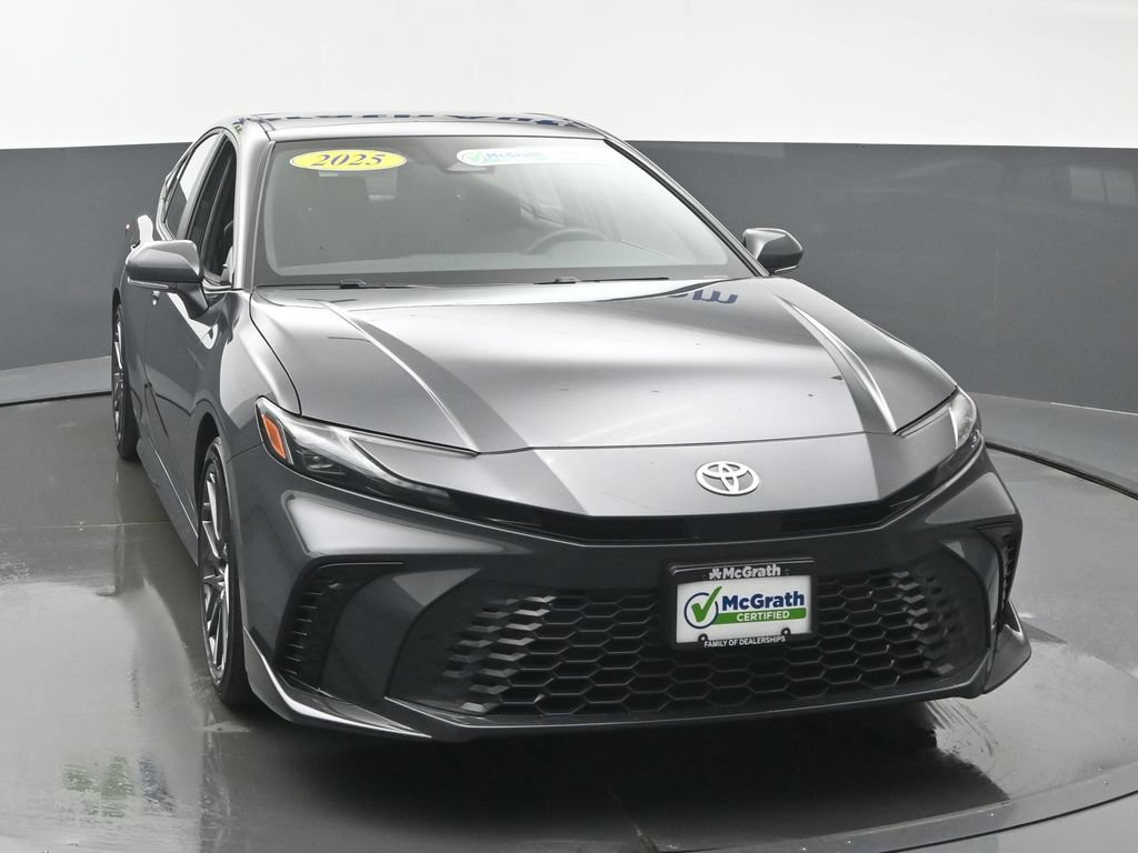 Used 2025 Toyota Camry XSE FWD image 5