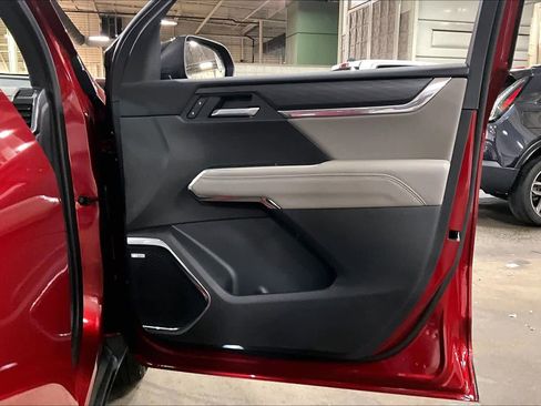 Used 2026 GMC Acadia Elevation w/ Elevation Premium Package image 23