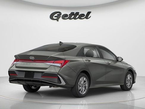 New 2026 Hyundai Elantra SEL Sport Premium FWD image 4
