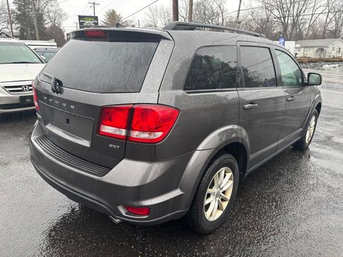 Used 2017 Dodge Journey SXT image 5