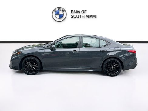 Used 2025 Toyota Camry SE image 4