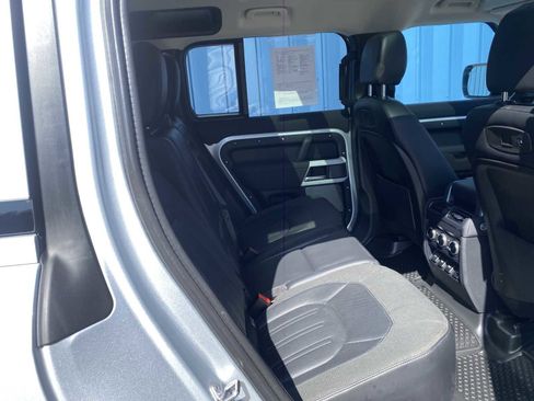 Used 2020 Land Rover Defender 110 First Edition image 38