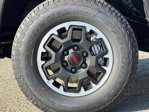 New 2026 Toyota Tacoma TRD Off-Road AWD/4WD image 32