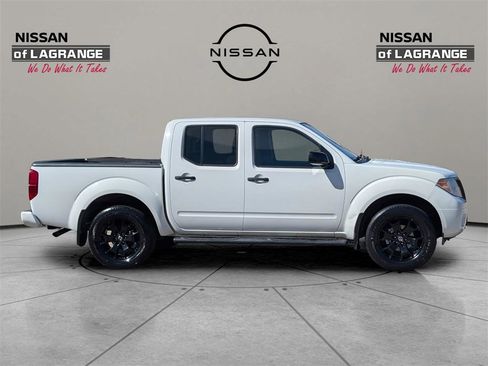 Used 2020 Nissan Frontier SV w/ Midnight Edition Floor Mats image 4