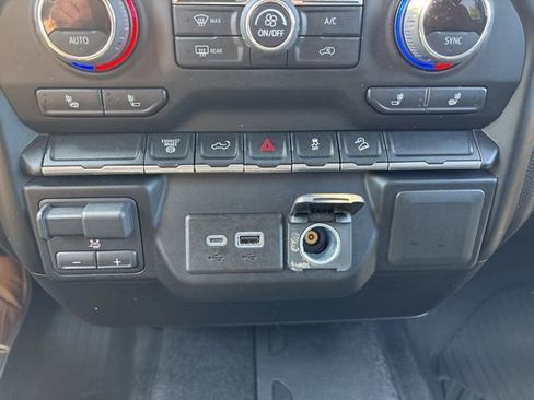 Used 2022 Chevrolet Silverado 3500 LT w/ Convenience Package AWD/4WD image 38