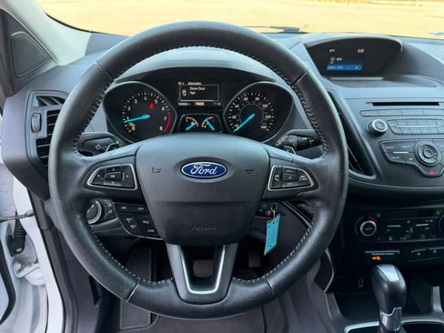 Used 2018 Ford Escape SE w/ SE Sport Appearance Package image 21