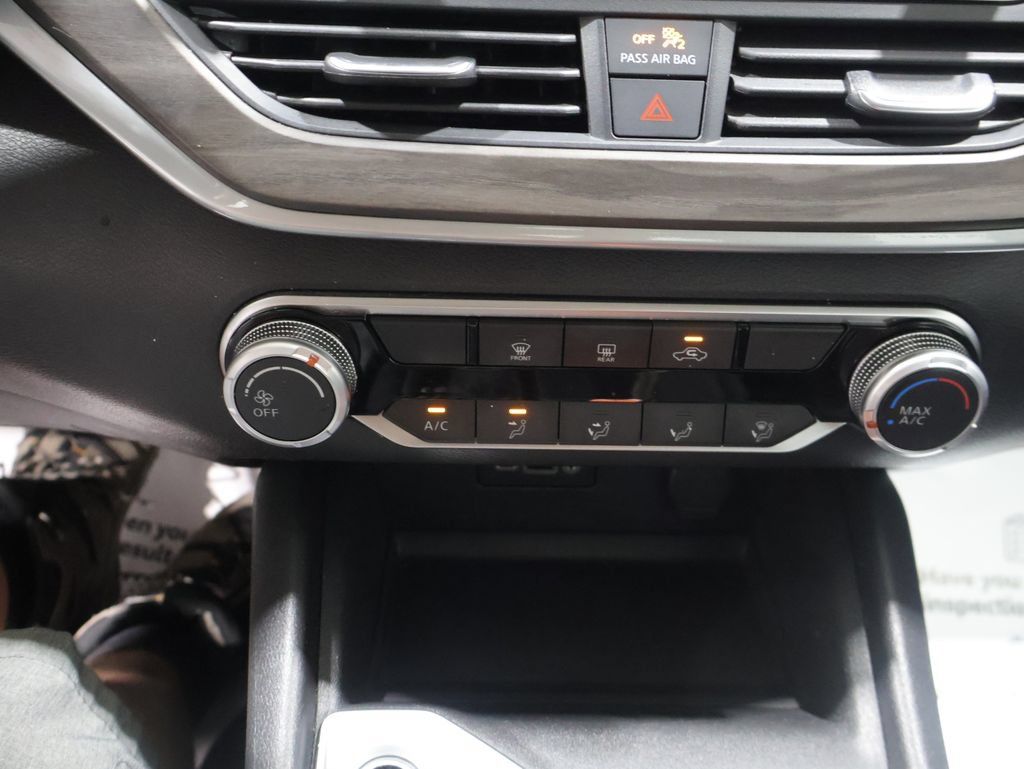 Used 2025 Nissan Altima 2.5 SV AWD/4WD image 28