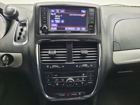 Used 2019 Dodge Grand Caravan GT image 25