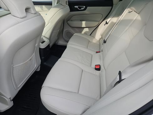 Used 2025 Volvo XC60 T8 Plus w/ Protection Package Premier image 33