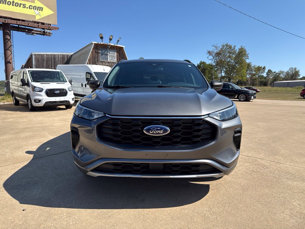 Used 2023 Ford Escape ST-Line FWD image 2