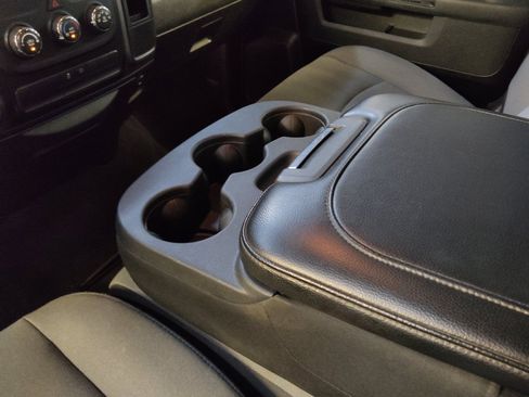 Used 2022 RAM 1500 Classic SLT RWD image 26