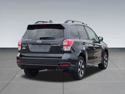 Used 2018 Subaru Forester 2.5i Premium w/ All-Weather Package AWD/4WD image 6