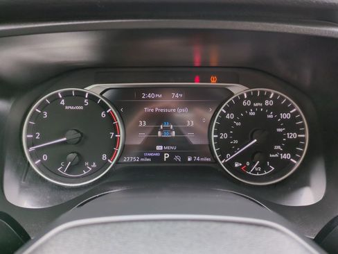 Used 2025 Nissan Rogue SV FWD image 25