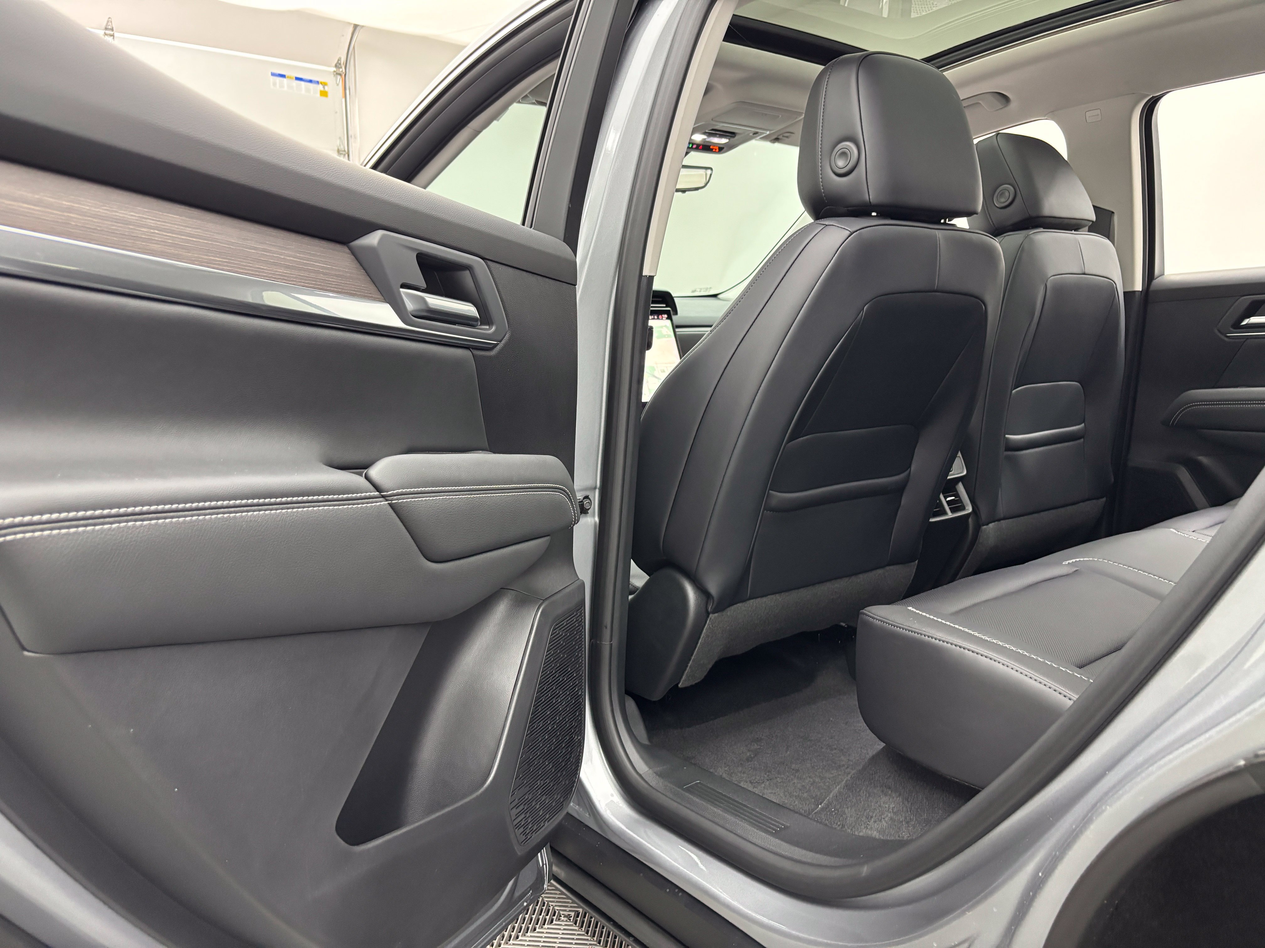New 2027 GMC Terrain Denali w/ LPO, Floor Liner Package AWD/4WD image 42