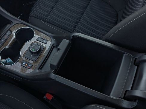 Used 2023 GMC Acadia SLE w/ Driver Convenience Package image 40