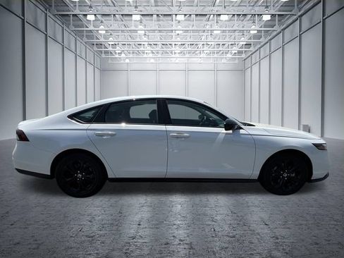 Used 2025 Honda Accord SE image 9