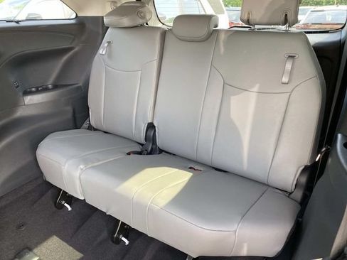 New 2026 Toyota Sienna XLE FWD image 8
