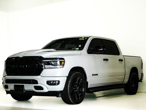 Used 2023 RAM 1500 Laramie AWD/4WD image 3