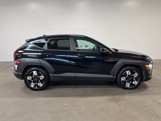 Used 2025 Hyundai Kona SEL FWD image 2