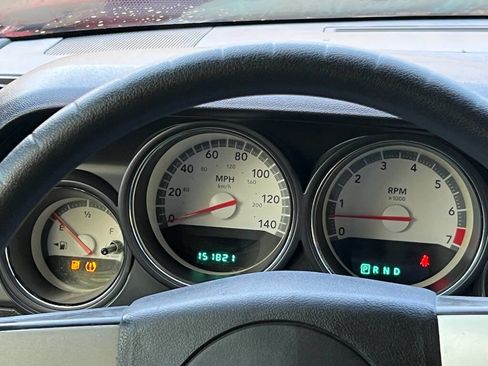 Used 2010 Dodge Challenger SE image 14