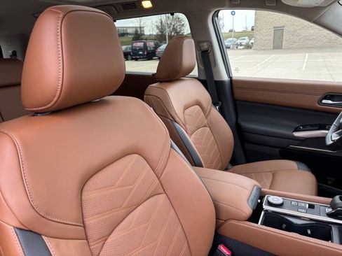 New 2025 Nissan Pathfinder Platinum w/ Cargo Package image 20