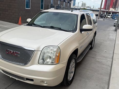 Used 2013 GMC Yukon XL Denali RWD image 10