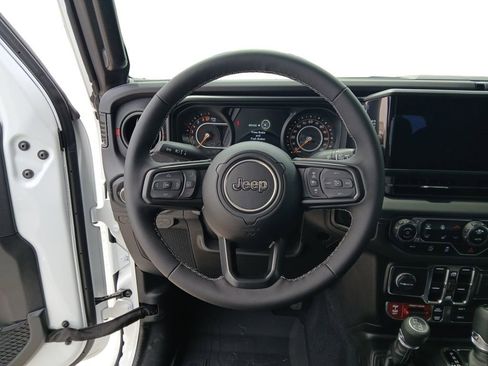 New 2025 Jeep Gladiator Rubicon w/ Convenience Group image 12