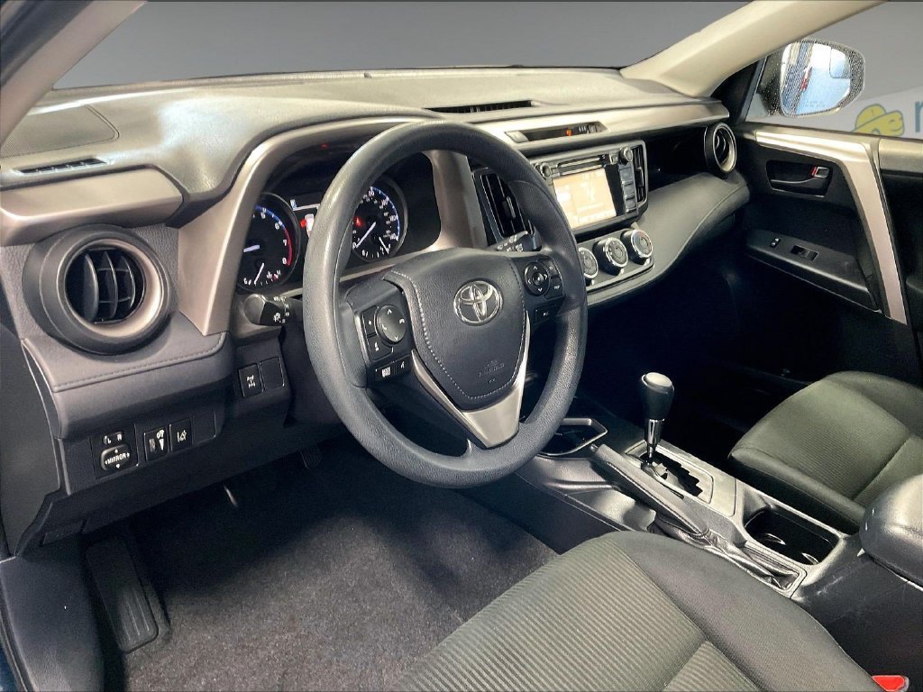 Used 2017 Toyota RAV4 LE AWD/4WD image 8