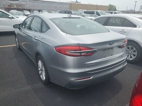 Used 2020 Ford Fusion SE FWD image 6
