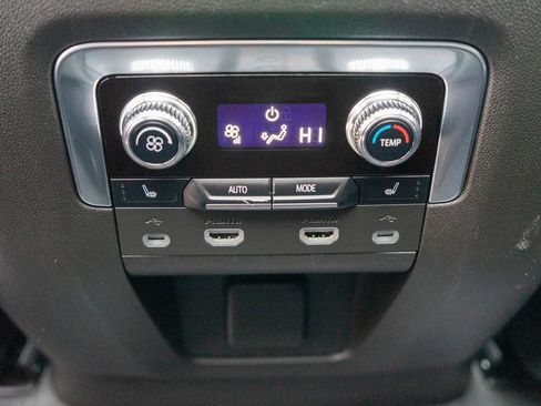 Used 2021 GMC Yukon Denali w/ Denali Ultimate Package image 16