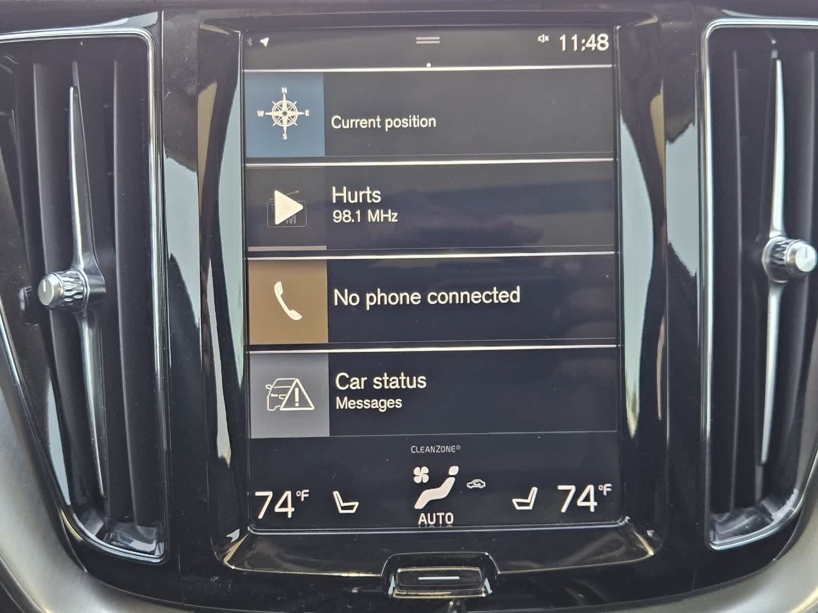 Used 2018 Volvo XC60 T5 Momentum w/ Vision Package AWD/4WD image 16