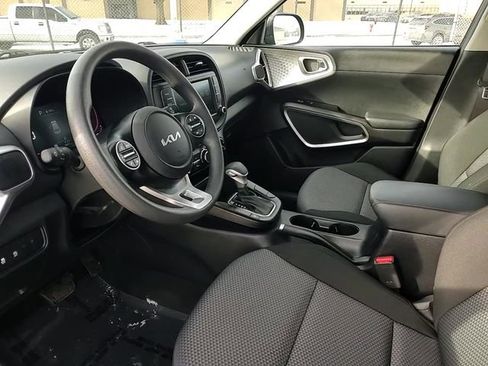 Used 2025 Kia Soul LX w/ LX Technology Package image 9