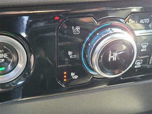 Used 2022 GMC Sierra 1500 SLT w/ SLT Convenience Package image 12