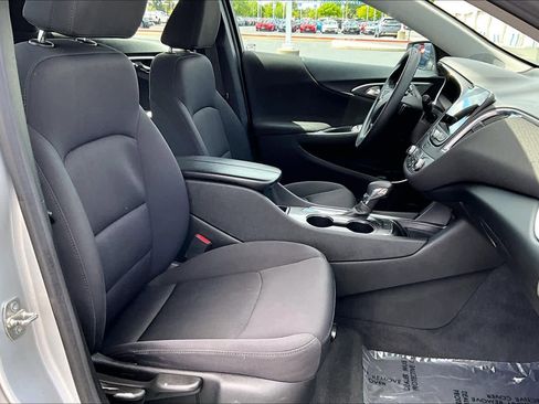 Used 2021 Chevrolet Malibu LT FWD image 8