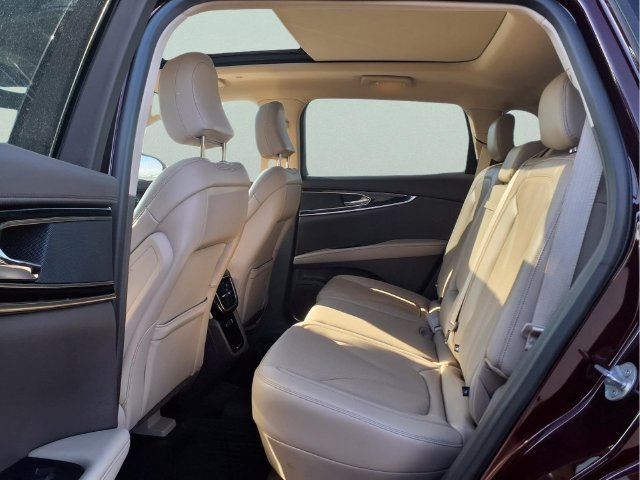 Used 2023 Lincoln Nautilus Reserve FWD image 13