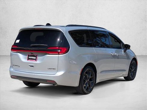 New 2026 Chrysler Pacifica Limited w/ S Appearance Package FWD image 2