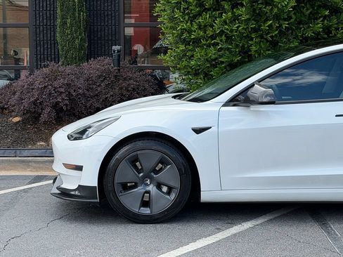 Used 2021 Tesla Model 3 Standard Range Plus RWD image 9