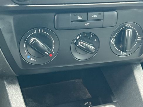 Used 2015 Volkswagen Jetta S image 16