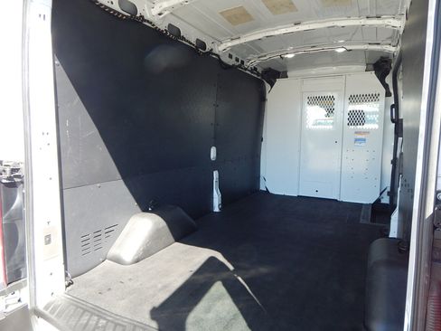 Used 2020 Ford Transit 250 Medium Roof w/ Load Area Protection Package image 15