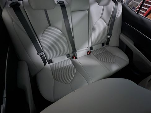 Used 2023 Toyota Camry SE image 33