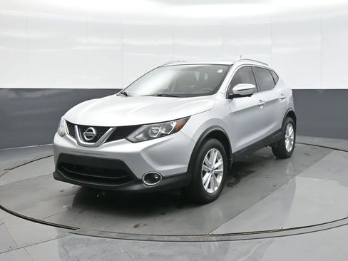 Used 2017 Nissan Rogue Sport SV w/ SV Premium Package image 3