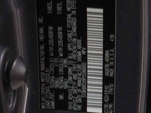 Used 2023 Toyota Highlander XLE image 35