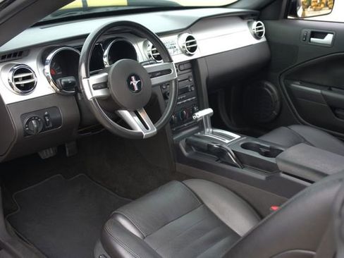 Used 2006 Ford Mustang GT Premium image 2