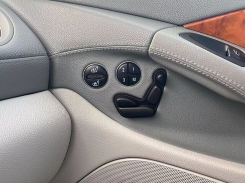 Used 2004 Mercedes-Benz SL 500 image 29