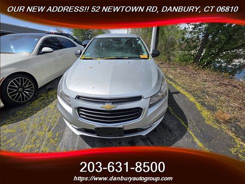 Used 2015 Chevrolet Cruze LS image 2