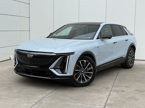 Certified 2024 Cadillac Lyriq Sport AWD/4WD image 2