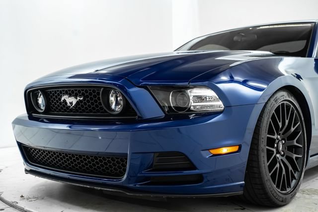 Used 2014 Ford Mustang GT RWD image 15