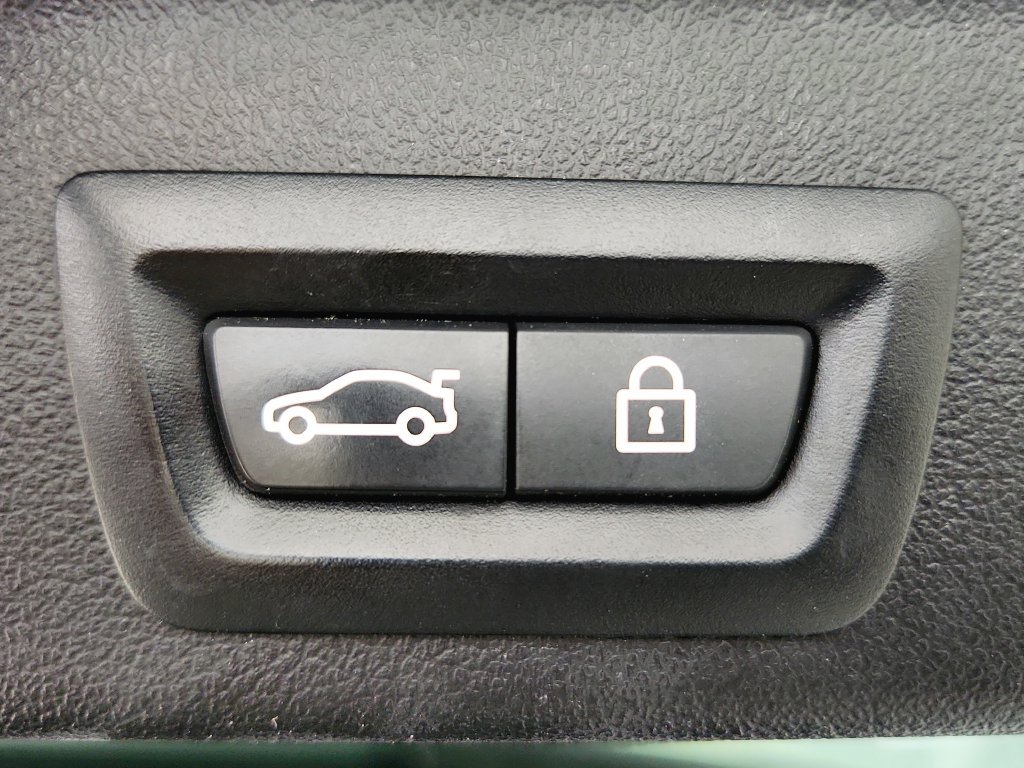 Used 2019 BMW X5 xDrive50i w/ M Sport Package AWD/4WD image 37